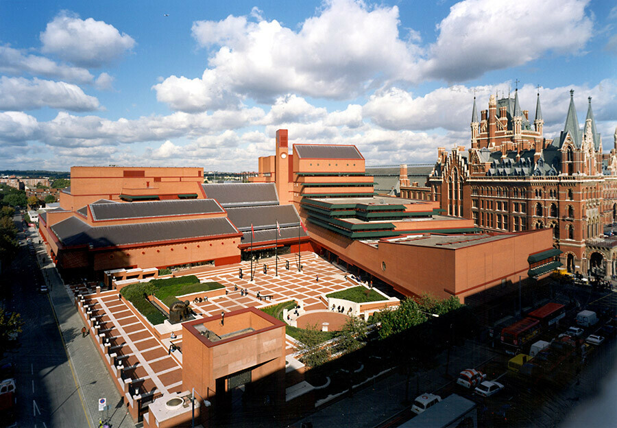 İngiltere'nin ünlü kütüphanesin British Library'de toplu iftar İngiltere'nin ünlü kütüphanesin British Library'de toplu iftar