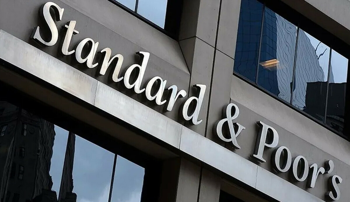 S&P, Türkiye'nin kredi notunu teyit etti, kredi notu görünümünü ise negatife çevirdi S&P, Türkiye'nin kredi notunu teyit etti, kredi notu görünümünü ise negatife çevirdi