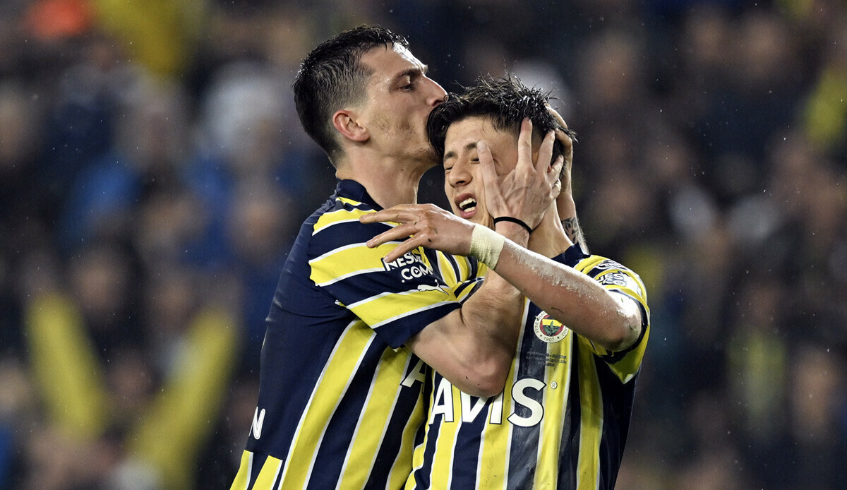 Arda Güler'in pozisyonu penaltı mı? Fenerbahçe'nin genç yıldızı Beşiktaş derbisine damga vurdu Arda Güler'in pozisyonu penaltı mı? Fenerbahçe'nin genç yıldızı Beşiktaş derbisine damga vurdu