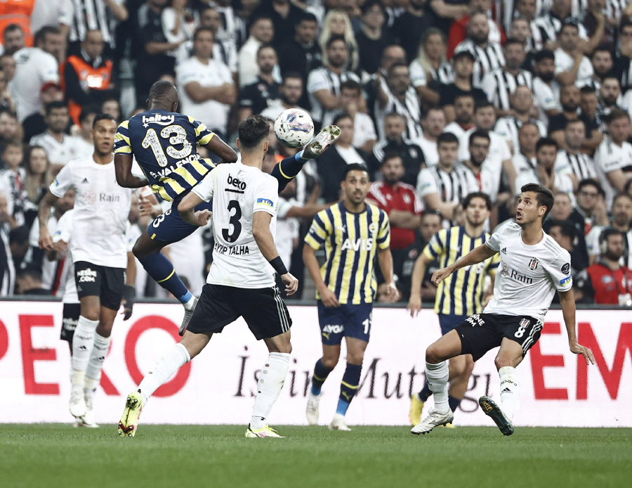 Derbide gözler o isme çevrildi! Şenol Güneş yıldız oyuncuyu özel olarak hazırladı Derbide gözler o isme çevrildi! Şenol Güneş yıldız oyuncuyu özel olarak hazırladı