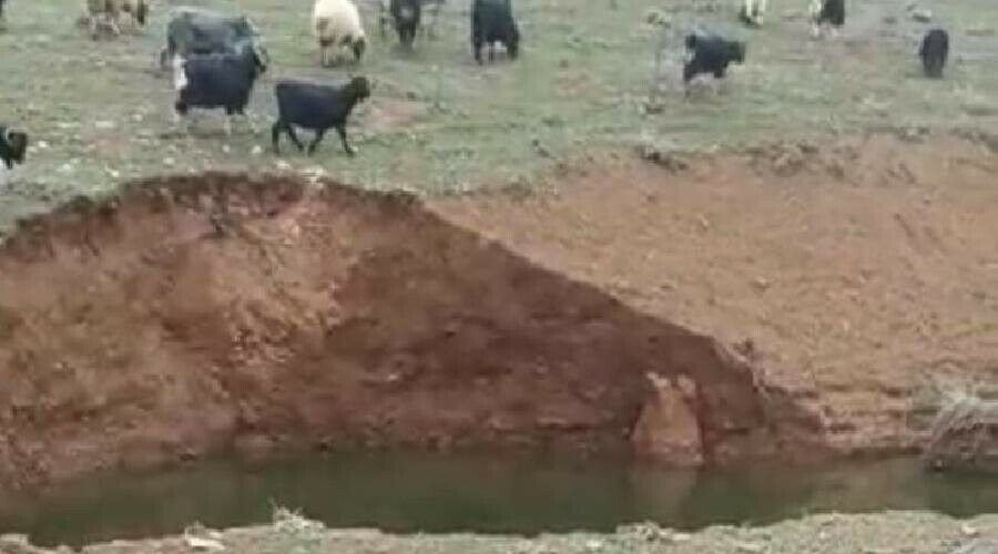 Vatandaşlar tedirgin... Depremden sonra ortaya çıktı: Derinlikleri 10 metreyi buluyor! Vatandaşlar tedirgin... Depremden sonra ortaya çıktı: Derinlikleri 10 metreyi buluyor!