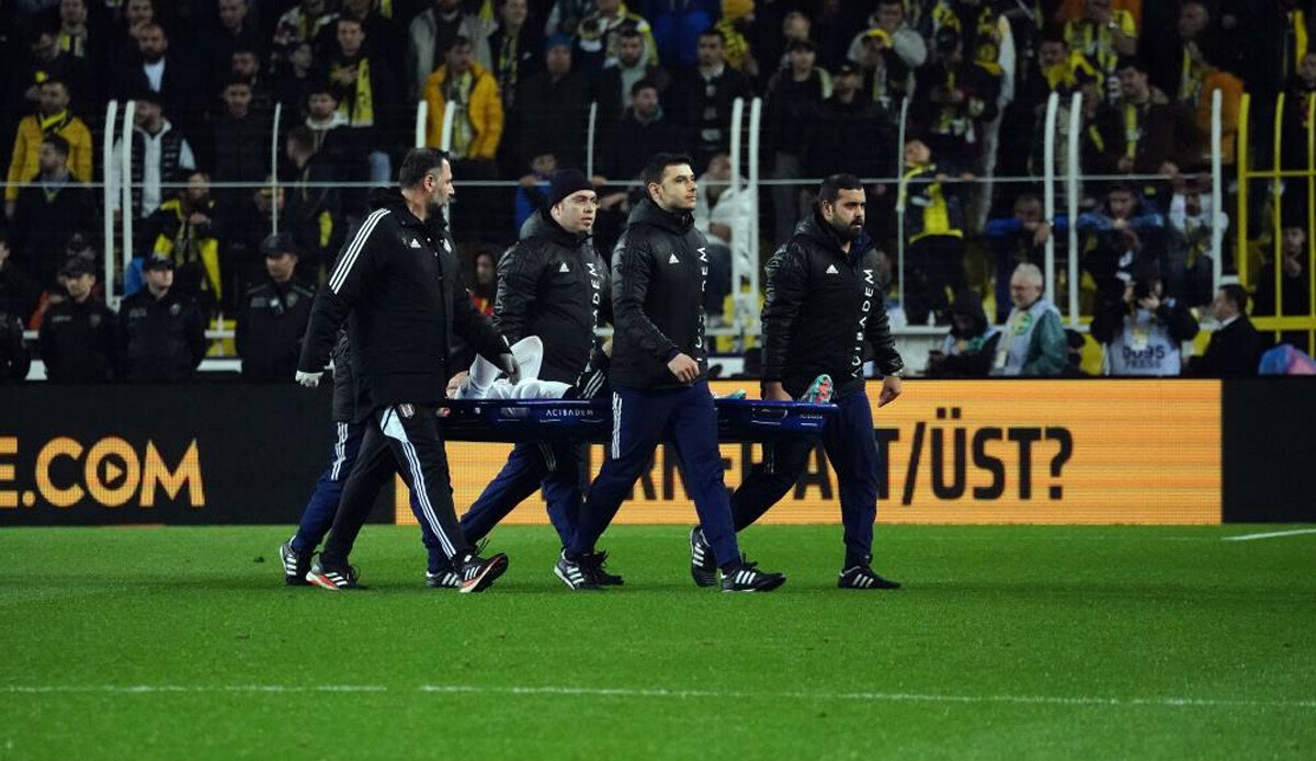 Tayyip Talha Sanuç Fenerbahçe derbisinde sakatlanarak sezonu kapattı Tayyip Talha Sanuç Fenerbahçe derbisinde sakatlanarak sezonu kapattı