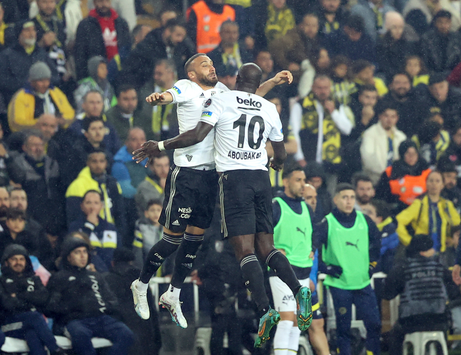 Nihat Kahveci tarihi derbiden sonra Ronaldinho'yu hatırlatıp, teşekkür etti