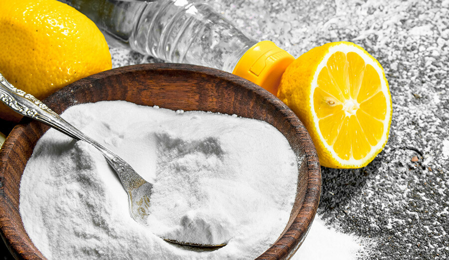 Titiz ev hanımlarının sırrı… Kararan çaydanlıkları ayna gibi yapıyor