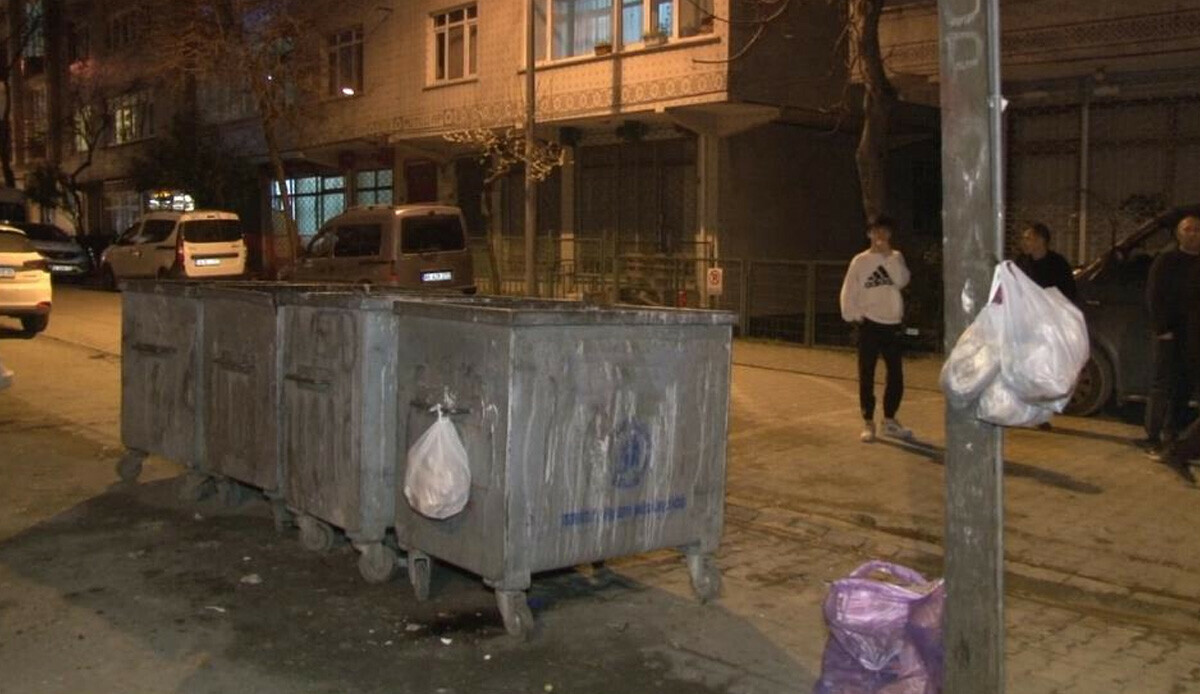 İstanbul'da kan donduran olay! Direğe asılı poşetten parçalanmış bebek cesedi çıktı İstanbul'da kan donduran olay! Direğe asılı poşetten parçalanmış bebek cesedi çıktı