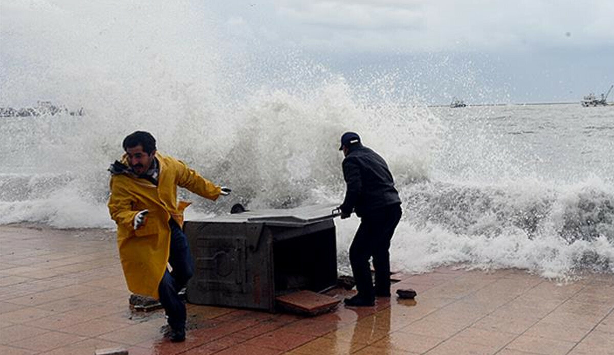 Yarına dikkat! Meteoroloji'den 4 bölgeye fırtına uyarısı Yarına dikkat! Meteoroloji'den 4 bölgeye fırtına uyarısı
