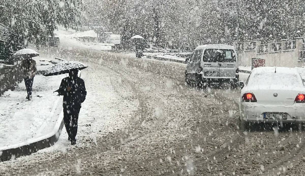 Kış geri geldi! Meteoroloji uyardı: 5 gün boyunca kar, sağanak, sel ve fırtına…