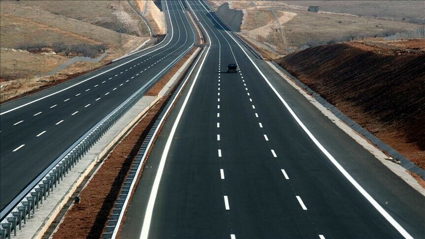 Bakan Karaismailoğlu duyurdu: 7 saatlik yol 3 saate düşüyor Bakan Karaismailoğlu duyurdu: 7 saatlik yol 3 saate düşüyor