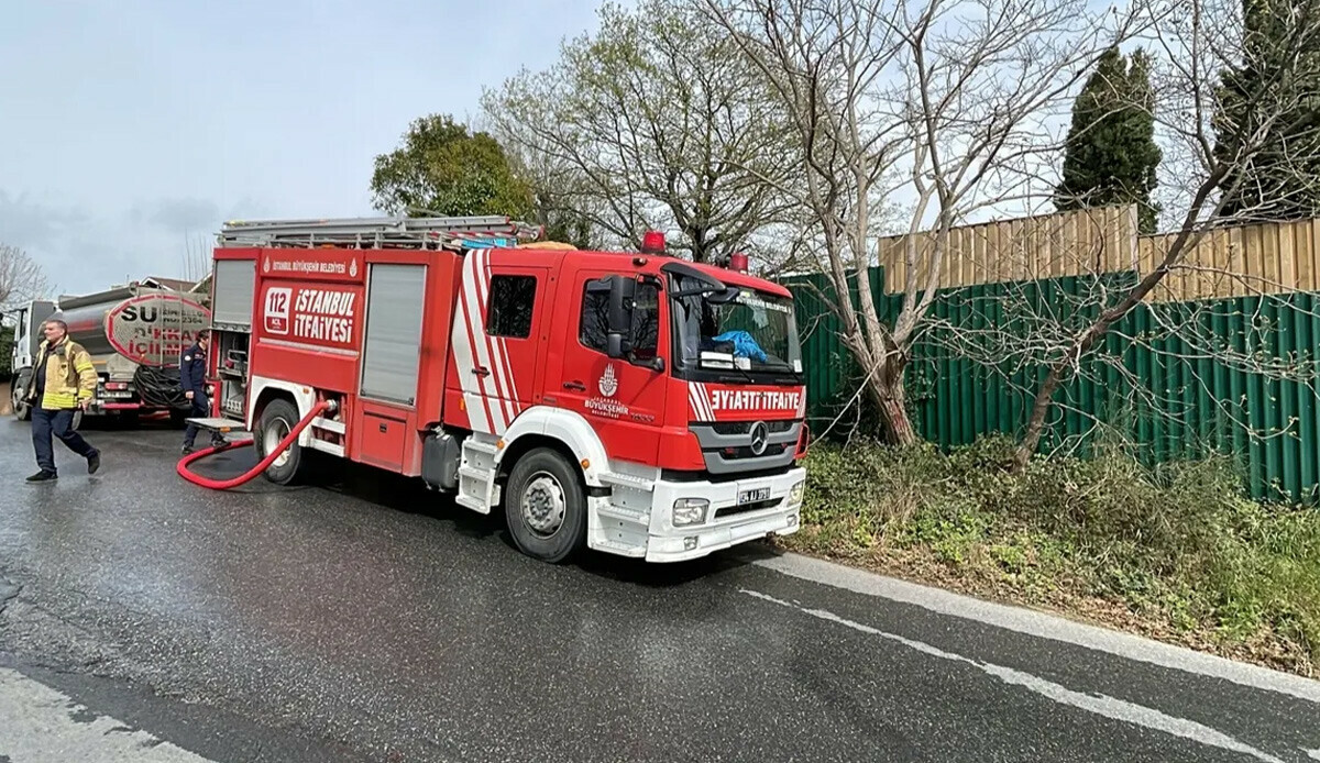 Sarıyer’de ahşap kütüphanede yangın
