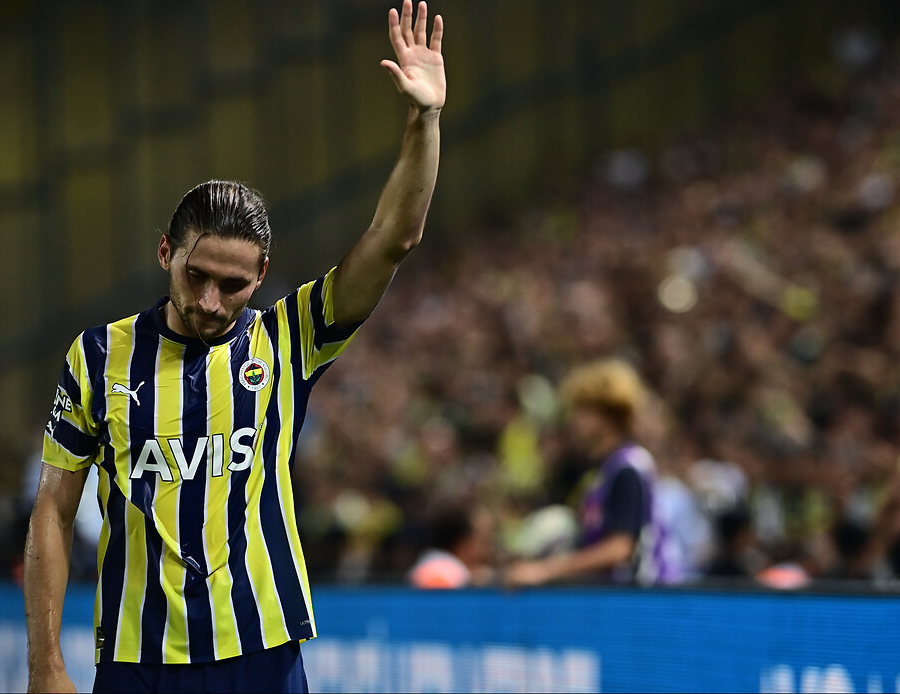 Fenerbahçe'de futbolcular Jorge Jesus'u şikayet etti: 'O gitmeden sözleşme uzatmam' Fenerbahçe'de futbolcular Jorge Jesus'u şikayet etti: 'O gitmeden sözleşme uzatmam'
