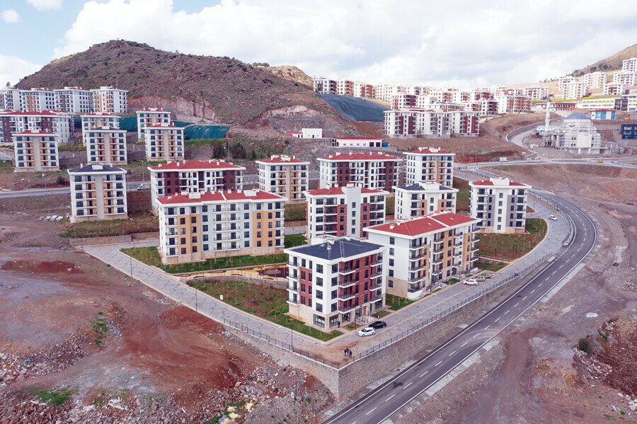 İzmir’de depremzedeler evlerine kavuştu İzmir’de depremzedeler evlerine kavuştu