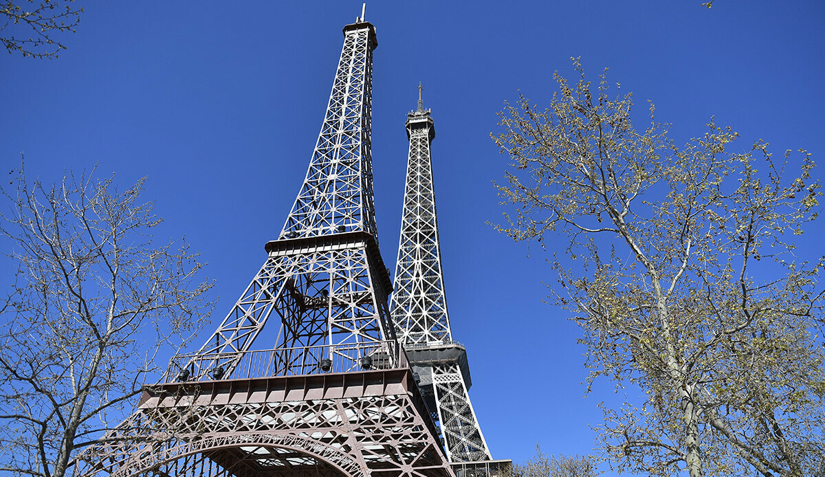 Birebir aynısı! Paris’teki 2. Eyfel Kulesi görenleri şaşkına uğrattı