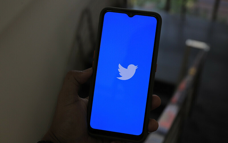 <p>Musk’a göre çok daha az mühendis ve personel aslında aynı işi yapabilirdi, ne gerek vardı ki 7 bin çalışana… Öyle mi oldu dersiniz? Son aylarda Twitter’da yaşanan erişim sorunları, tek bir mühendisin hatasından kaynaklanan kesintiler aslında Musk’ın düşüncesinin pek de doğru bir şekilde işlemediğinin göstergesi gibi. </p>