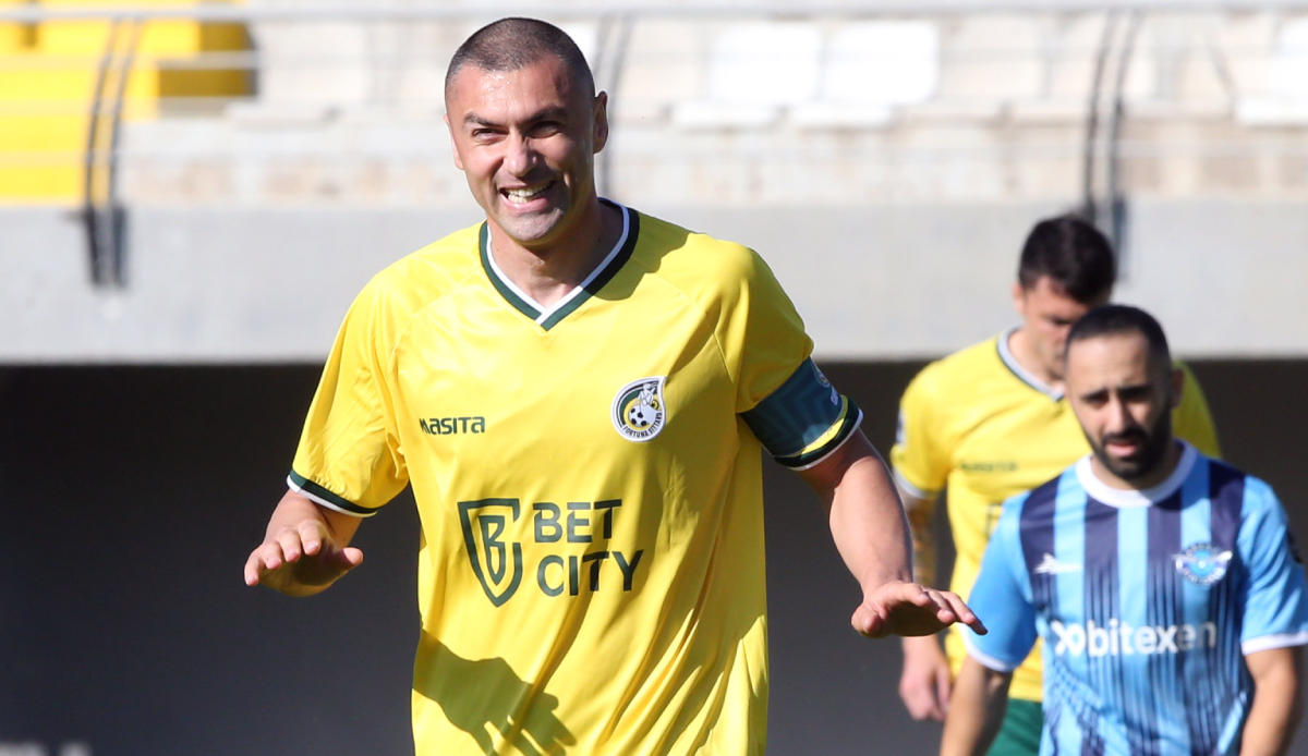 Burak Yılmaz Süper Lig&#039;e antrenör olarak dönüyor! Türk yıldız herkesi ters köşe yaptı
