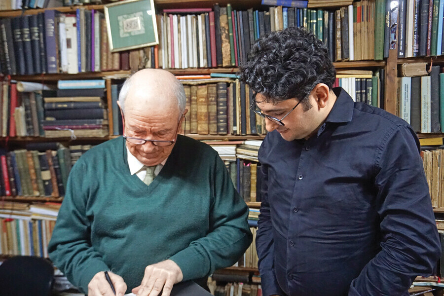 Turan Türkmenoğlu: Sahaflara gelenler ceketini iliklerdi Turan Türkmenoğlu: Sahaflara gelenler ceketini iliklerdi