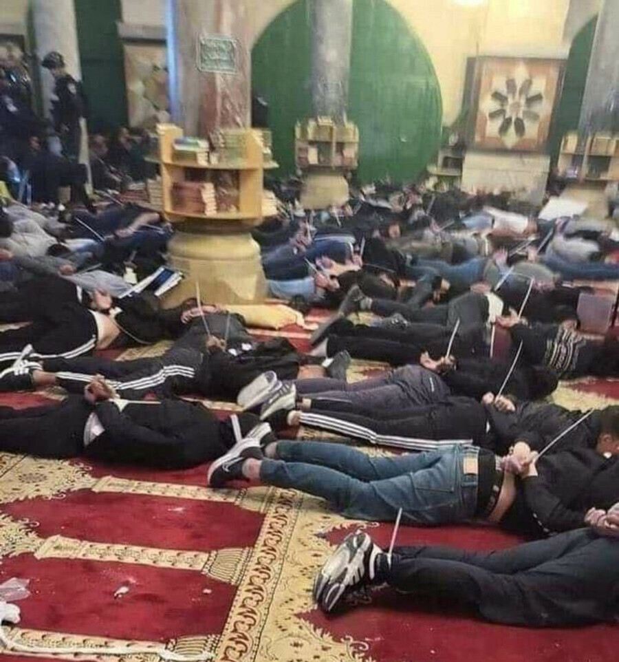 İsrail zulmü sürüyor! Mescid-i Aksa'ya çifte baskın