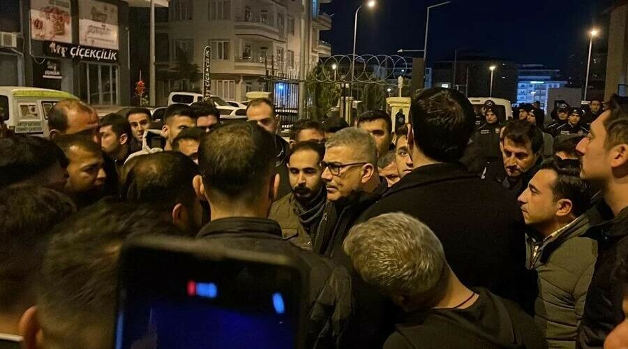 Kilis’te kaybolan çocuktan acı haber: Su kuyusunda boynuna briket bağlı halde bulundu Kilis’te kaybolan çocuktan acı haber: Su kuyusunda boynuna briket bağlı halde bulundu