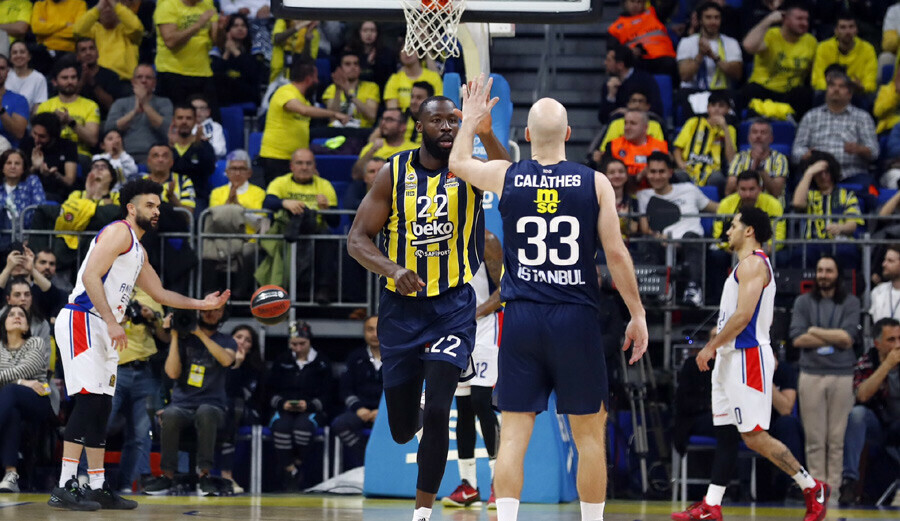 Fenerbahçe Beko - Anadolu Efes (103-86) Maç bitti kavga çıktı, Clyburn çıldırdı! Fenerbahçe Beko - Anadolu Efes (103-86) Maç bitti kavga çıktı, Clyburn çıldırdı!