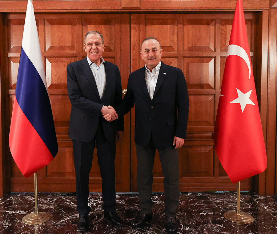Dışişleri Bakanı Mevlüt Çavuşoğlu, Rus mevkidaşı Sergey Lavrov ile görüştü Dışişleri Bakanı Mevlüt Çavuşoğlu, Rus mevkidaşı Sergey Lavrov ile görüştü
