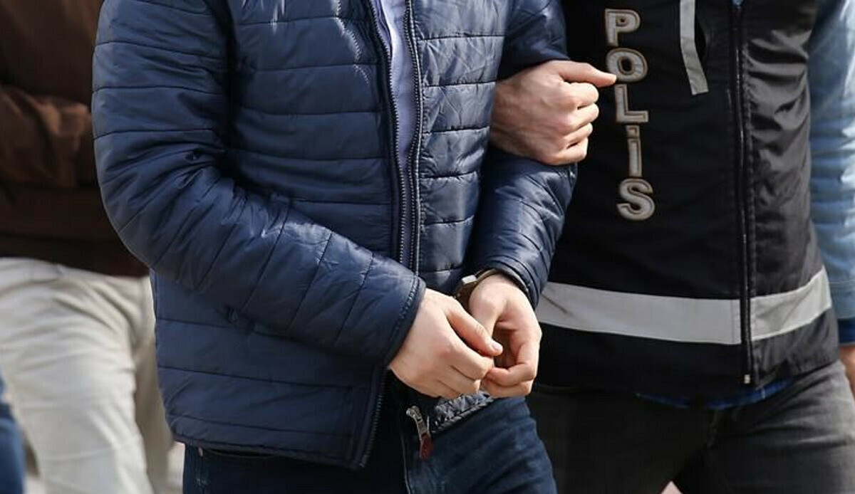 Yerli otomobil Togg adına sahte site ile milyonluk vurgun! 4 şüpheliden 3'ü tutuklandı Yerli otomobil Togg adına sahte site ile milyonluk vurgun! 4 şüpheliden 3'ü tutuklandı