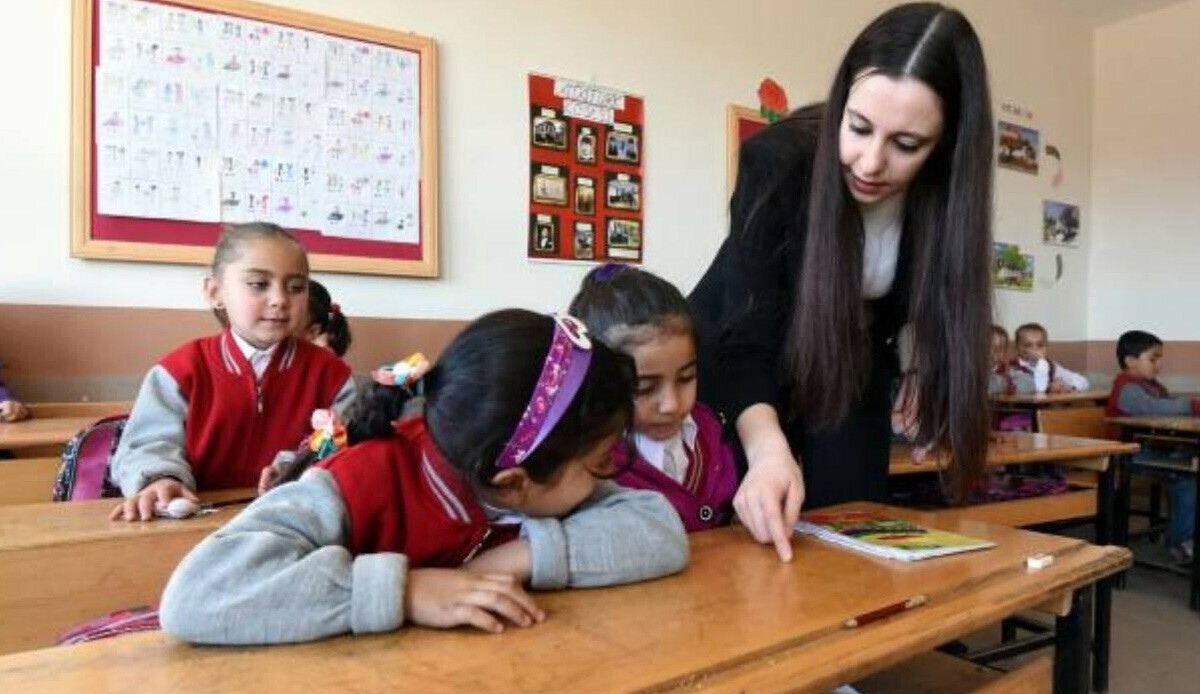 Deprem bölgesindeki 4 ilde öğretmenlere yer değişikliği hakkı Deprem bölgesindeki 4 ilde öğretmenlere yer değişikliği hakkı