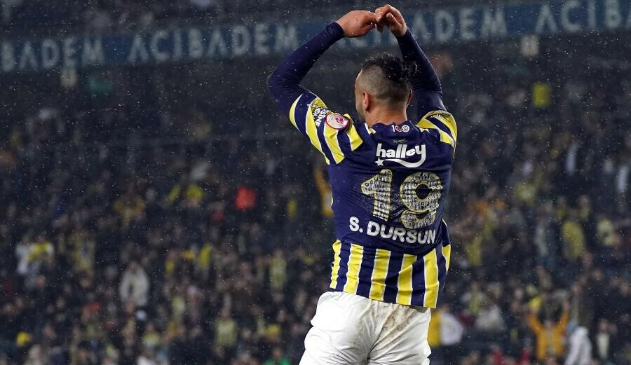 Jorge Jesus Kadıköy'de bir kez daha tribünlerle karşı karşıya geldi