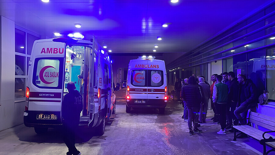 Bayburt'ta feci kaza: Bir aile yok oldu Bayburt'ta feci kaza: Bir aile yok oldu