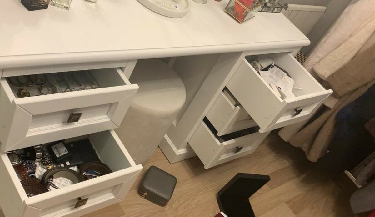 Yeni evli çift evlerine geldiklerinde hayatlarının şokunu yaşadı! Manzara karşısında büyük bir korku ile çığlık attı