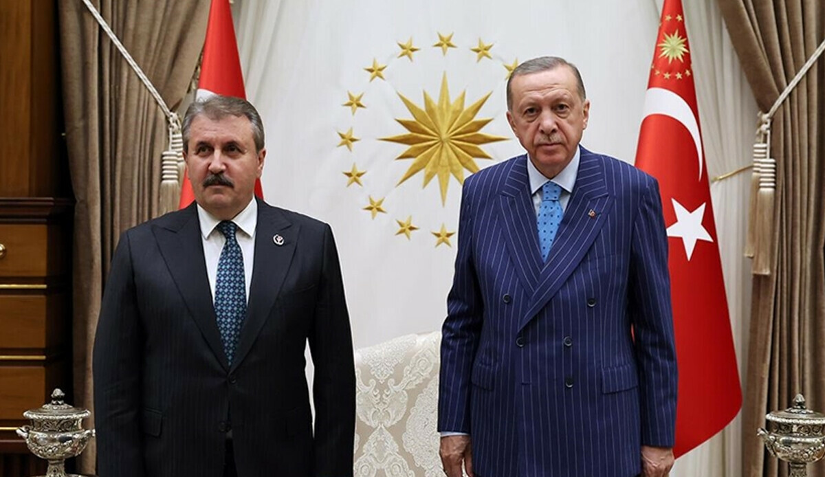 Cumhurbaşkanı Erdoğan ile görüşen BBP lideri Destici: Ayrı liste ile seçime gidiyoruz Cumhurbaşkanı Erdoğan ile görüşen BBP lideri Destici: Ayrı liste ile seçime gidiyoruz
