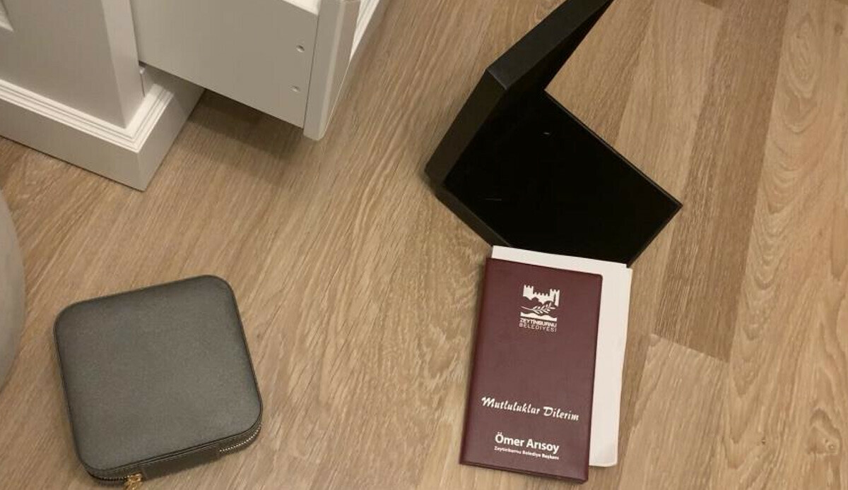 Yeni evli çift evlerine geldiklerinde hayatlarının şokunu yaşadı! Manzara karşısında büyük bir korku ile çığlık attı