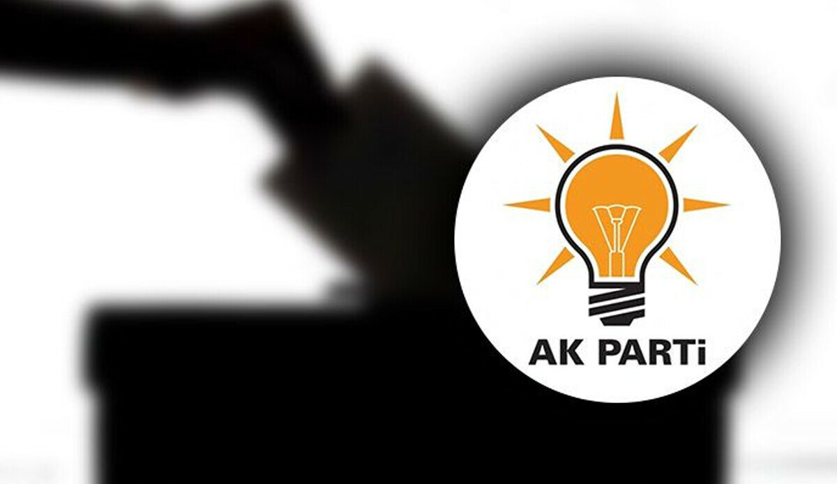 AK Parti&#039;de 3 ve 5 dönemlik 73 kişi liste dışı