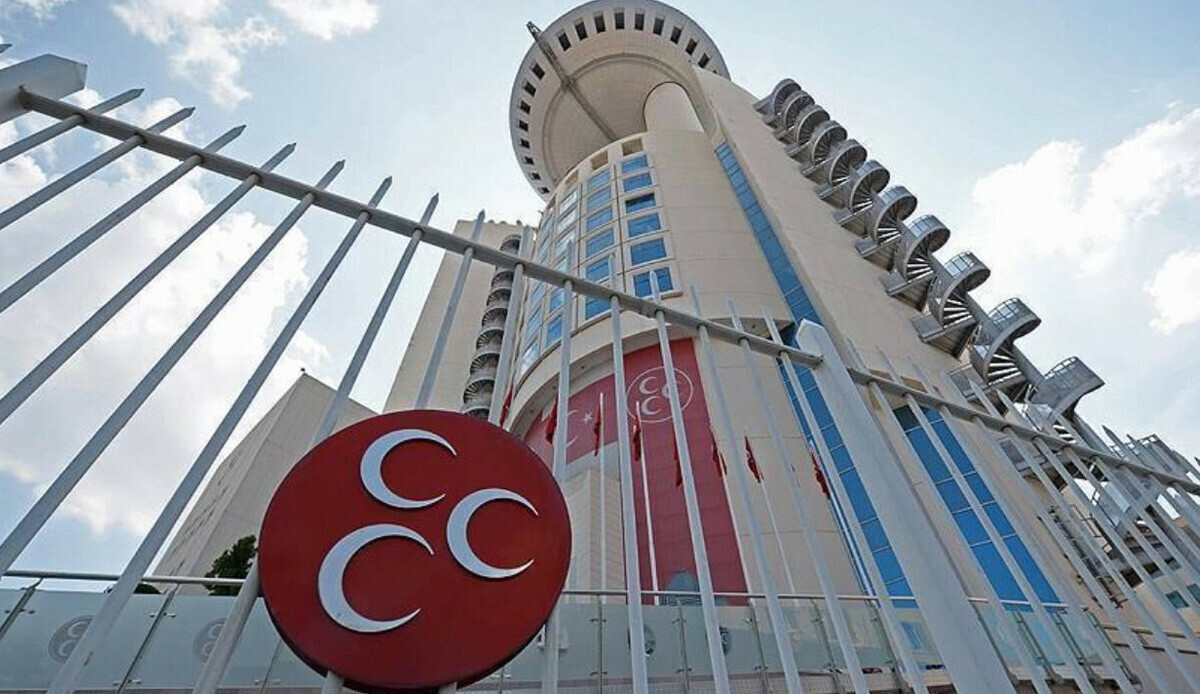 MHP milletvekili aday listesini YSK’ya teslim etti MHP milletvekili aday listesini YSK’ya teslim etti