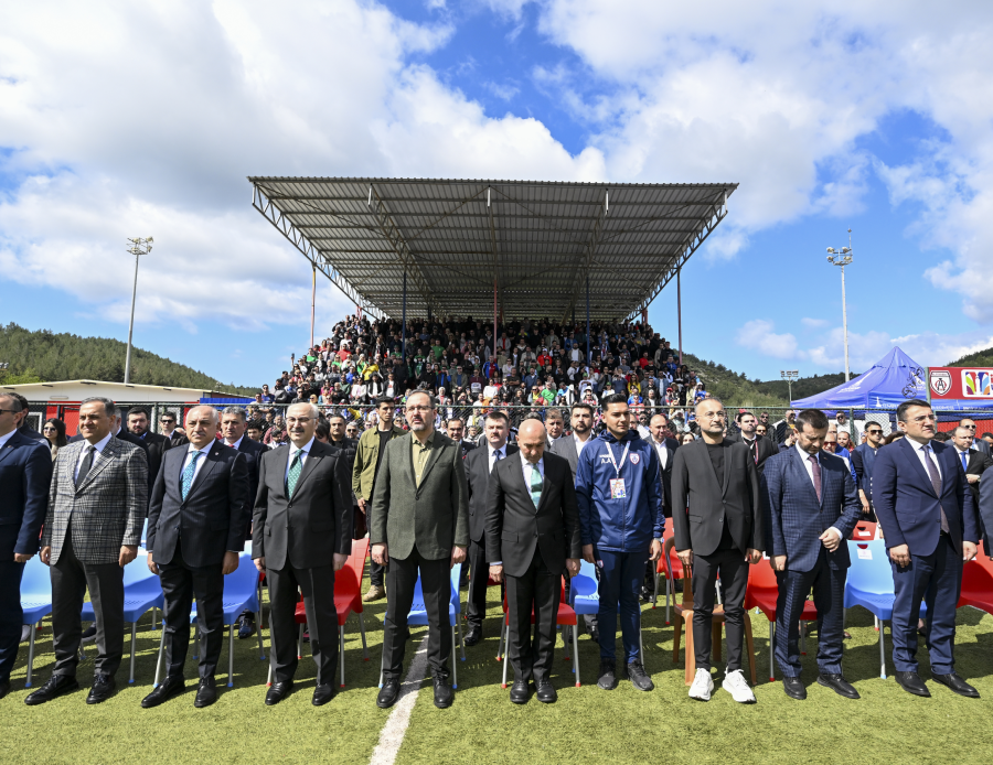 İzmir Cup başladı! 22 ülkeden 72 futbol takımı turnuvada boy gösterecek İzmir Cup başladı! 22 ülkeden 72 futbol takımı turnuvada boy gösterecek