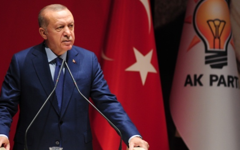<p>Bu gelişmenin ardından Cumhurbaşkanı Recep Tayyip Erdoğan’ın onaylayacağı listede kimlerin olacağına dair tahminler yapılıyor. Peki AK Parti milletvekili listesi belli oldu mu? AK Parti 2023 milletvekili aday listesi ne zaman yayınlanacak? İşte konuya dair tüm detaylar…</p>