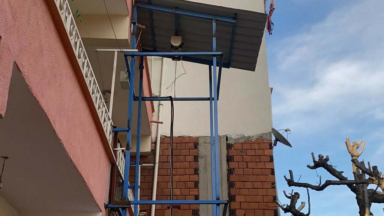 3 gün önce evlenen çifti, bindikleri asansör ayırdı 3 gün önce evlenen çifti, bindikleri asansör ayırdı