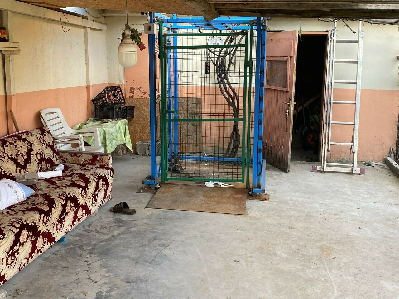 3 gün önce evlenen çifti, bindikleri asansör ayırdı 3 gün önce evlenen çifti, bindikleri asansör ayırdı