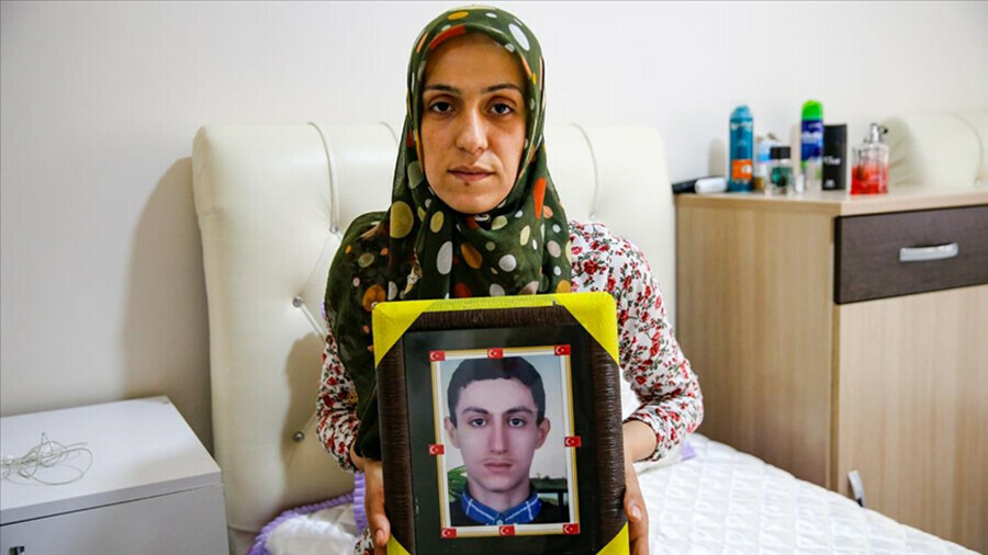 Evlat nöbetinin sembolü Ayşegül Ana AK Parti'den aday oldu Evlat nöbetinin sembolü Ayşegül Ana AK Parti'den aday oldu