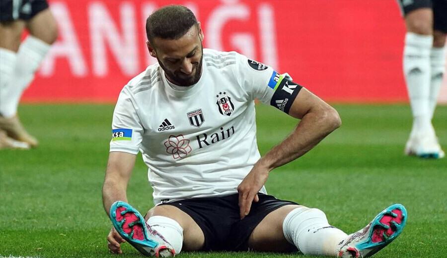 Şenol Güneş Cenk Tosun'un sakatlığının ciddi olduğunu söyledi, gözler MR sonucuna çevrildi