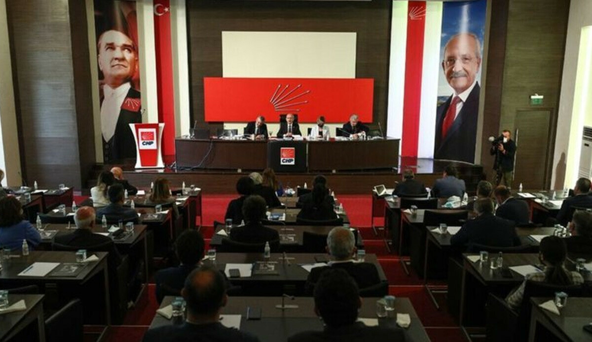 CHP&#039;de hummalı liste mesaisi: 5 kez ertelenen Parti Meclisi, Kılıçdaroğlu başkanlığında yapıldı