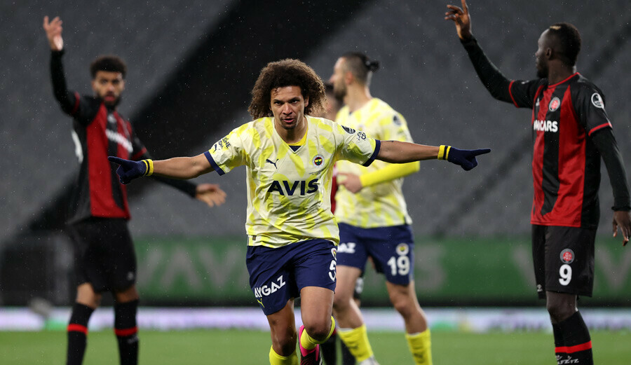 Jorge Jesus: Arao’nun pozisyonu temiz, Valencia'nın penaltısı verilmedi