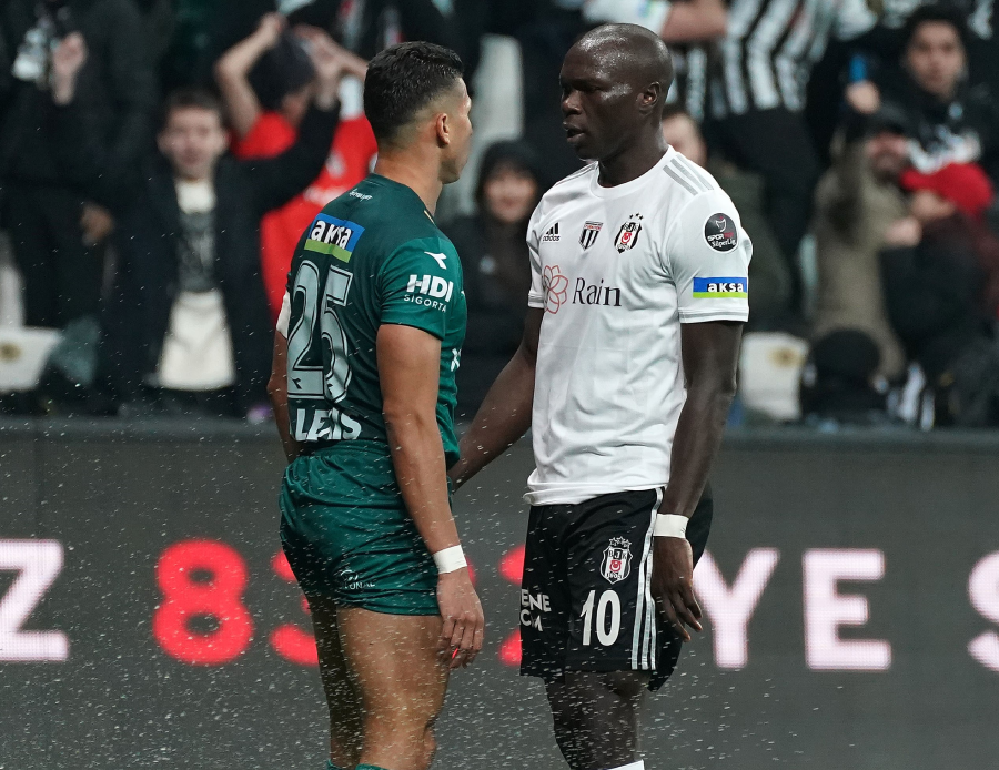 Beşiktaş - Giresunspor maçı sonrası Aboubakar tepkisi: Lale Orta acil istifa Beşiktaş - Giresunspor maçı sonrası Aboubakar tepkisi: Lale Orta acil istifa