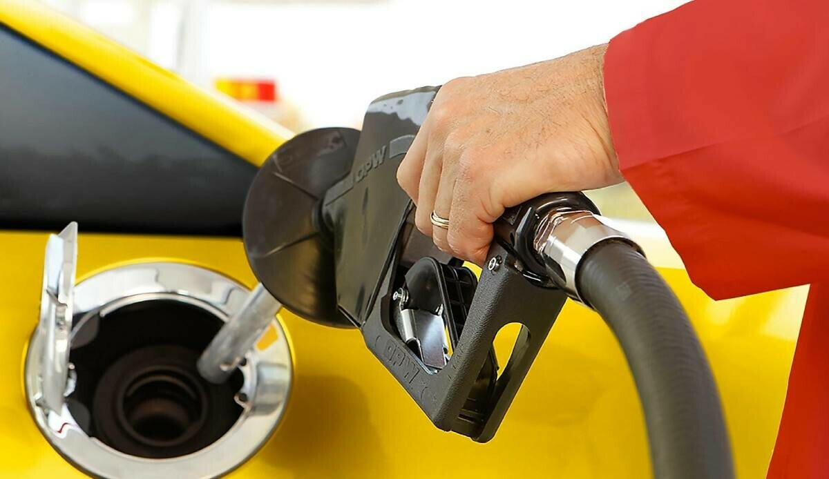 Akaryakıt fiyatlarında tabela değişiyor: Motorine zam kapıda Akaryakıt fiyatlarında tabela değişiyor: Motorine zam kapıda