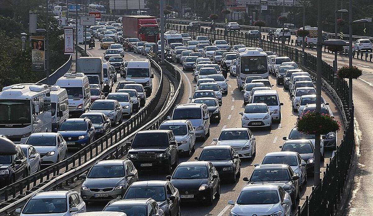 Trafik sigortalarında yeni dönem başlıyor! 3 bin TL'lik indirim Trafik sigortalarında yeni dönem başlıyor! 3 bin TL'lik indirim
