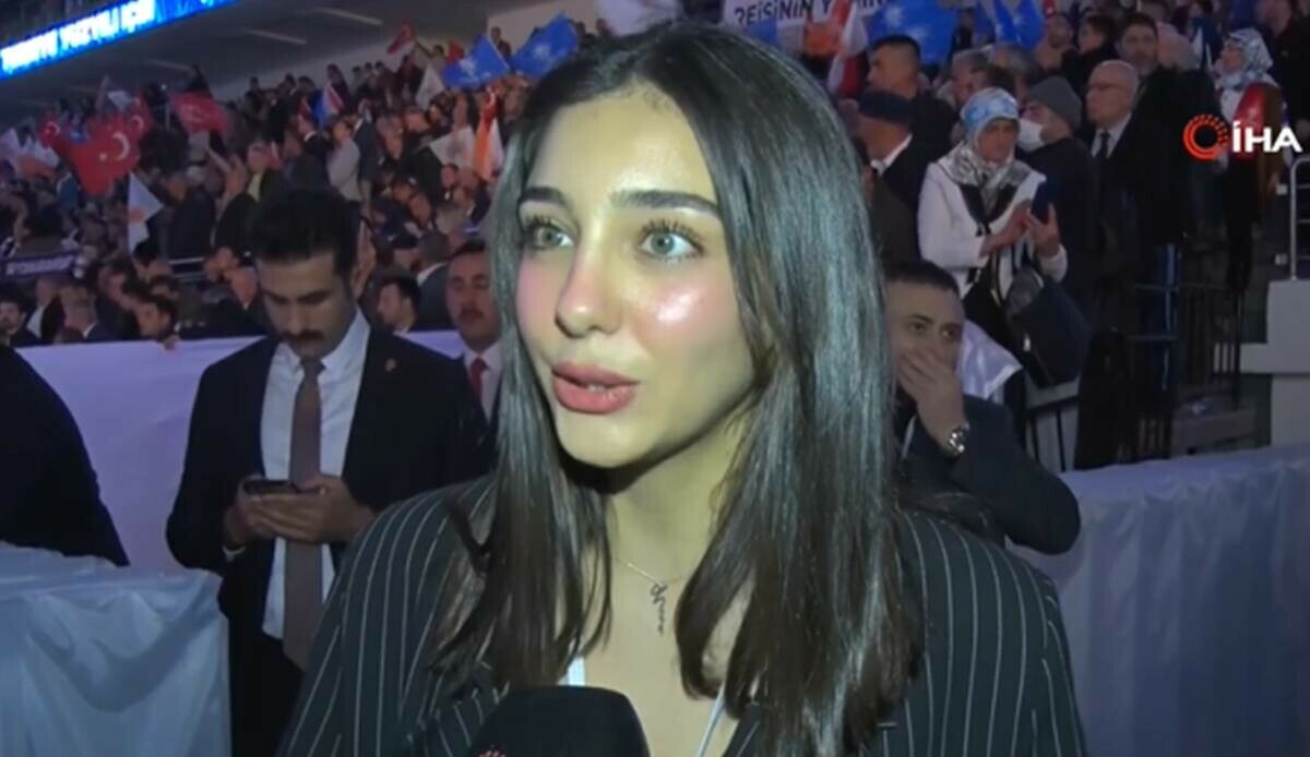 AK Parti’nin en genç adayından Cumhurbaşkanı Erdoğan’a teşekkür AK Parti’nin en genç adayından Cumhurbaşkanı Erdoğan’a teşekkür