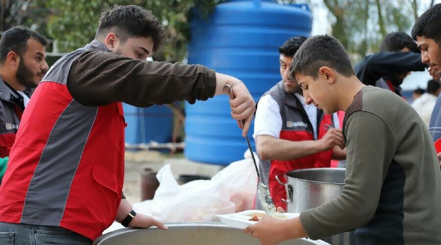 Sadakataşı ve Cihannüma’dan iftar organizasyonu  Sadakataşı ve Cihannüma’dan iftar organizasyonu