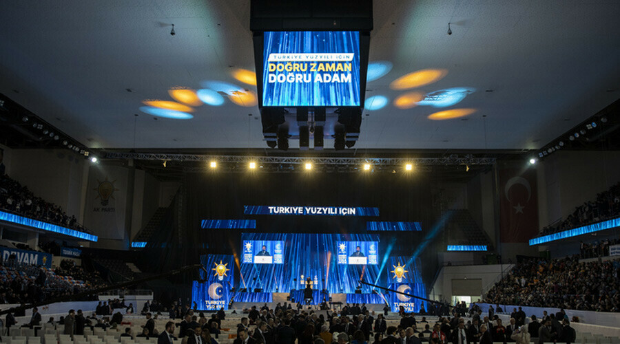 AK Parti "Seçim Beyannamesi" açıklandı: Erdoğan müjdeleri peş peşe sıraladı AK Parti "Seçim Beyannamesi" açıklandı: Erdoğan müjdeleri peş peşe sıraladı