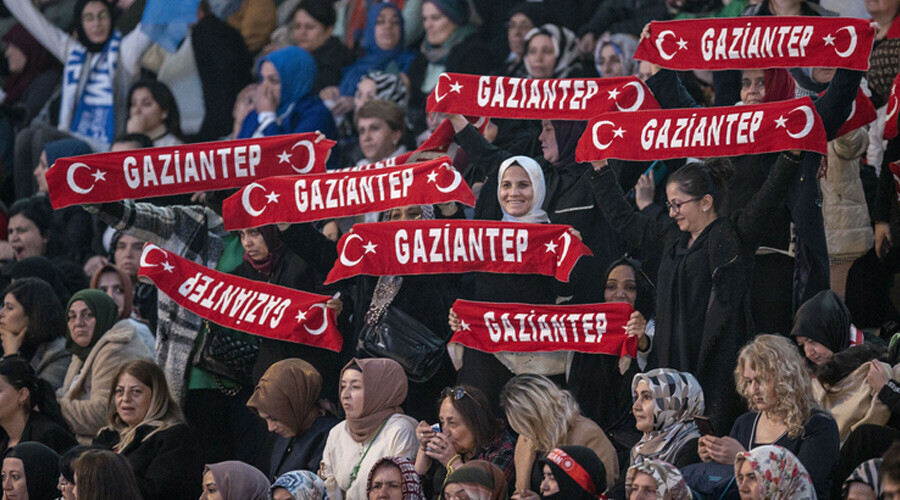 AK Parti "Seçim Beyannamesi" açıklandı: Erdoğan müjdeleri peş peşe sıraladı AK Parti "Seçim Beyannamesi" açıklandı: Erdoğan müjdeleri peş peşe sıraladı