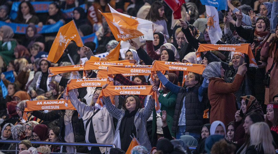 AK Parti "Seçim Beyannamesi" açıklandı: Erdoğan müjdeleri peş peşe sıraladı AK Parti "Seçim Beyannamesi" açıklandı: Erdoğan müjdeleri peş peşe sıraladı