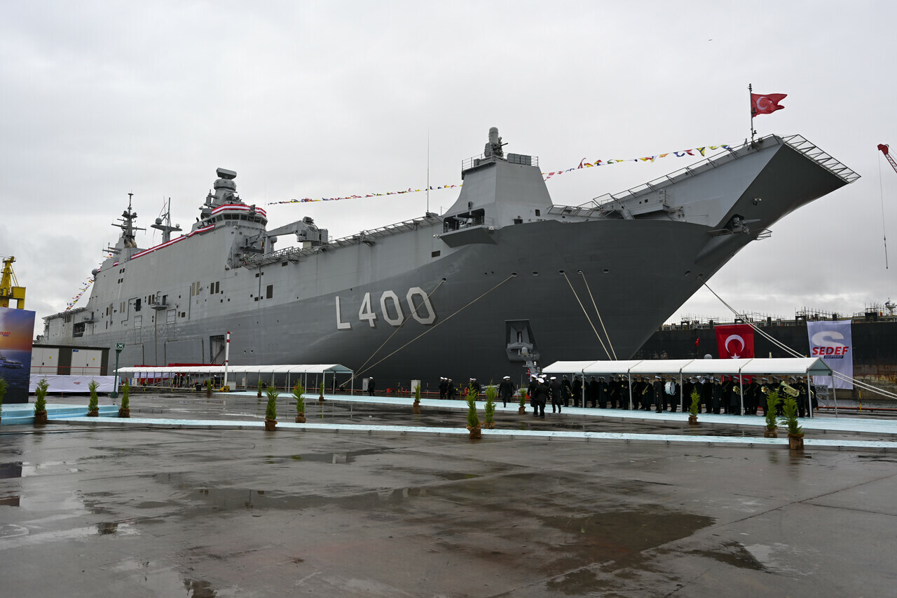 3 denizde yeni koruyucumuz: TCG Anadolu Gemisi 3 denizde yeni koruyucumuz: TCG Anadolu Gemisi