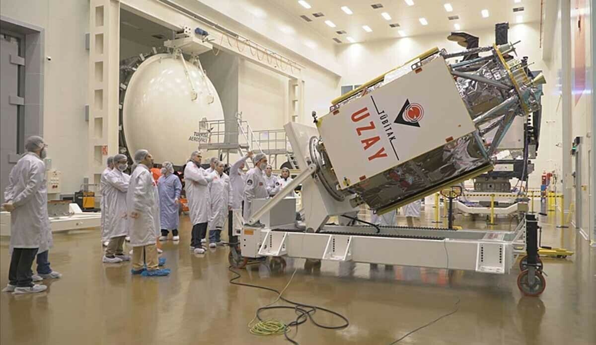 SpaceX, yerli gözlem uydusu İMECE'nin uzay yolculuğunu yine erteledi SpaceX, yerli gözlem uydusu İMECE'nin uzay yolculuğunu yine erteledi